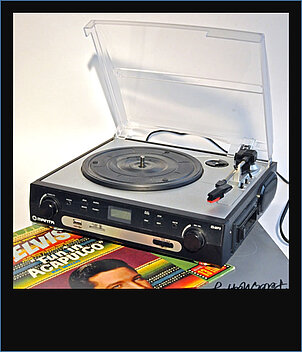 Vintage ist angesagt. Anstatt eines konventionellen CD-Players besitzen die Jugendlichen einen Plattenspieler.