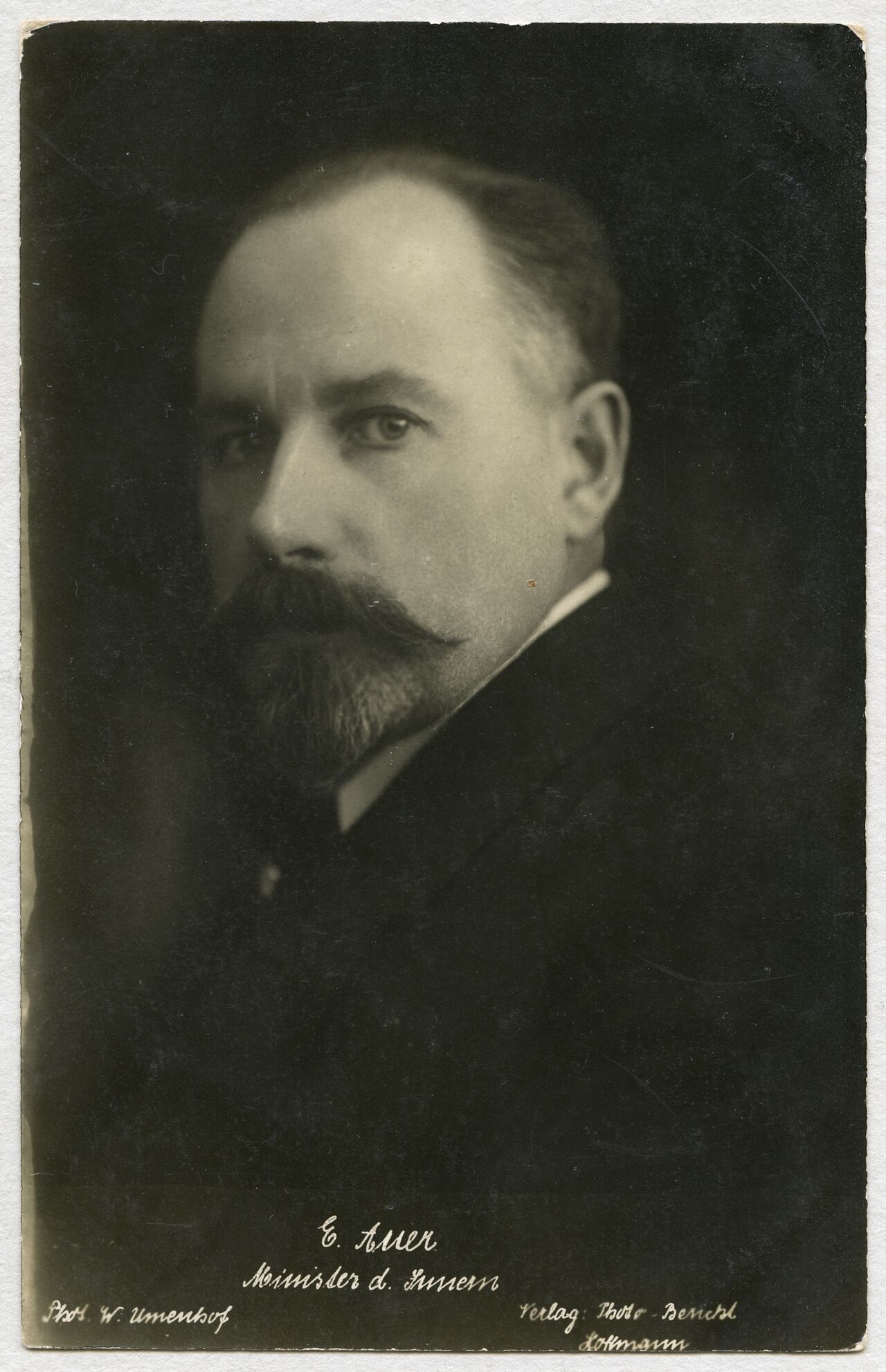 Erhard Auer (1874-1945), Innenminister im Kabinett Eisners, Postkarte / Fotografie, Wally Umenhof, November 1918