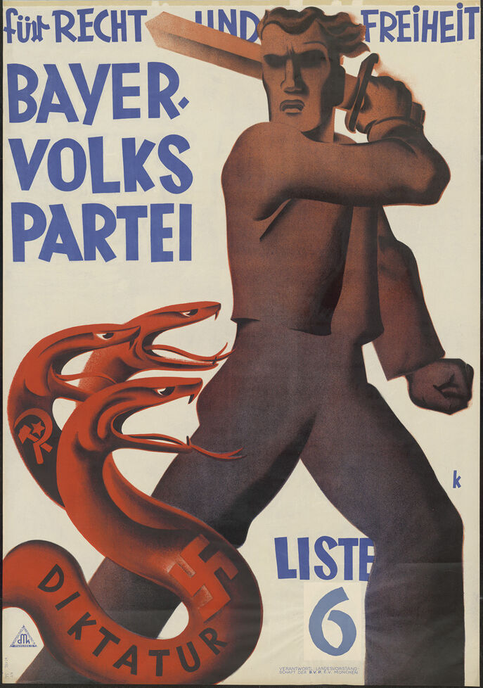 Auf dem Plakat zur Reichstagswahl 1932 positioniert sich die BVP gegen Kommunismus und Nationalsozialismus. Überdimensional groß ist ein Mann mit einem Schwert abgebildet, der sich gegen eine dreiköpfige Schlange wehrt und versucht, sie zu töten. Die Entschlossenheit des Mannes zeigt sich in seiner linken geballten Faust und in seinem Gesichtsausdruck. In der Bildüberschrift heißt es: „Für Recht und Freiheit“. Dafür steht die BVP und der Mann, der die Partei symbolisiert. Die Schlange in der linken Bildhälfte ist rot, groß prankt die Aufschrift „Diktatur“ auf ihr, deutlich im Vordergrund auch das Hakenkreuz. Auf dem mittleren Schlangenhals sind Hammer und Sichel zu erkennen, Symbole des Kommunismus. Der Gesichtsausdruck der Schlangen ist aggressiv, ihre Münder sind aufgerissen, deutlich sind ihre Zähne zu erkennen. Dem Betrachter soll die Gefahr vor Kommunismus und Nationalsozialismus sichtbar vor Augen geführt werden.
