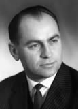 Dr. Max Fischer